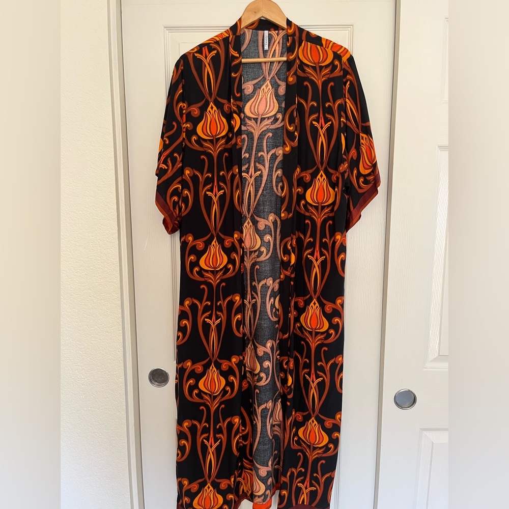 Boho 60’s style Kimono by Lenni the Label. Size small. Pristine condition.